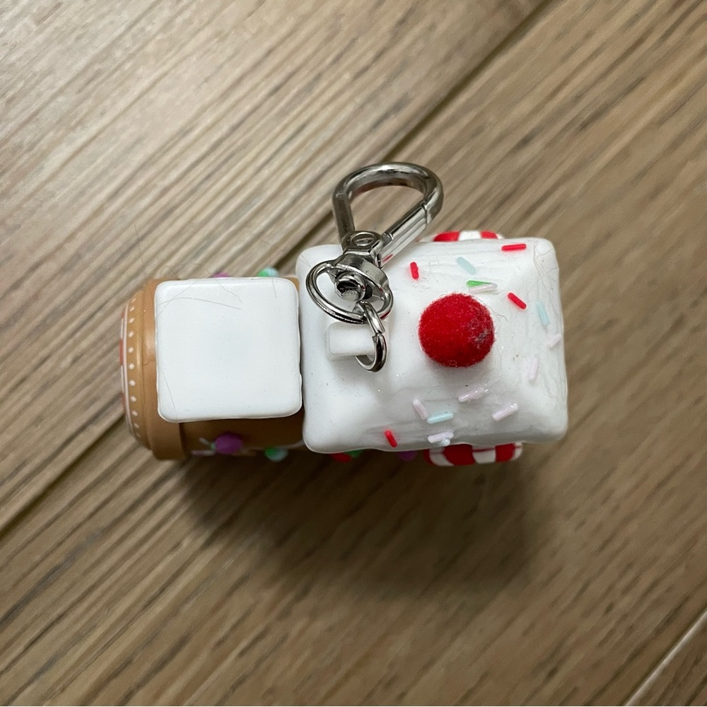 2024 Bath and Body Works Gingerbread Christmas Train Pocketbac Light and Sound - Picture 5 of 7